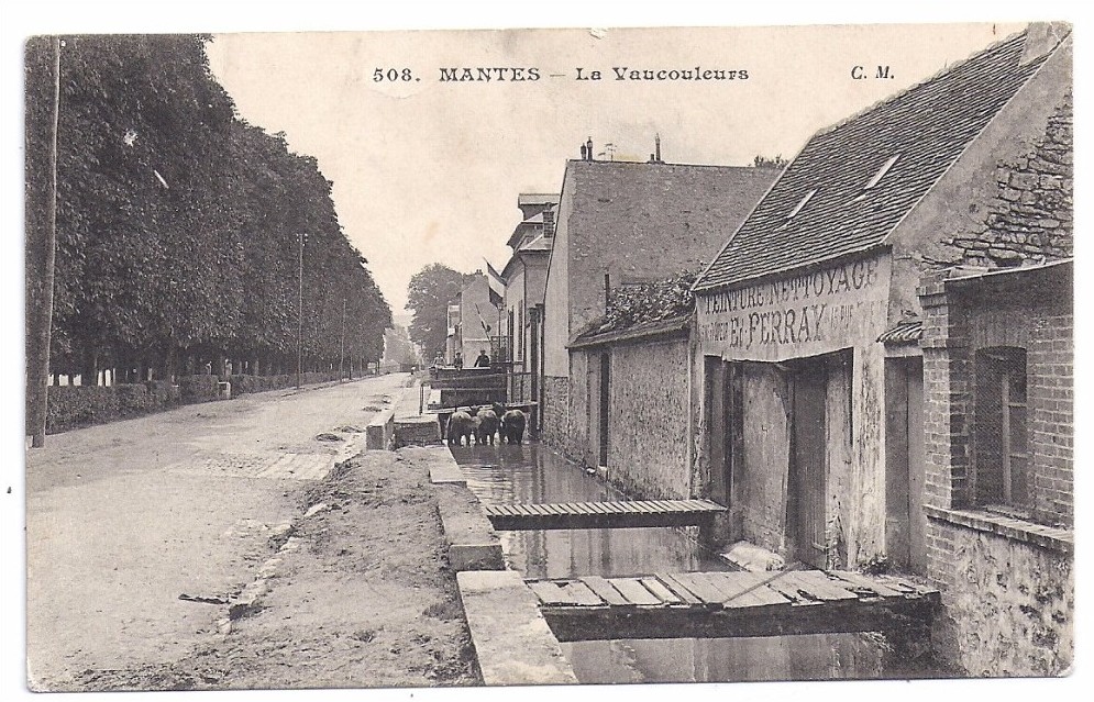 Le Quai de la Vaucouleurs, la Promenade des Cordeliers et la Rue des Tanneries